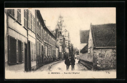 CPA Moreuil, Rue De L`Hôpital, Vue De La Rue  - Moreuil