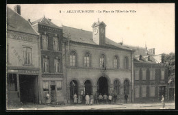 CPA Ailly-sur-Noye, La Place De L`Hotel-de-Ville  - Ailly Sur Noye