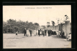 CPA St. Ouen, L`Entrée Du Stade Saint Pierre  - Saint Ouen