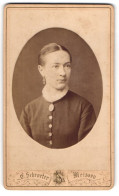 Fotografie E. Schroeter, Meissen, Obergasse 597, Junge Bürgerliche Dame Mit Gebundenem Haar In Schwarzem Kleid  - Anonyme Personen