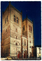 SAINT-FLOUR - La Cathédrale, Effet De Nuit - Saint Flour