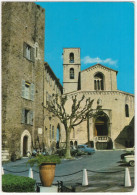 Grasse: RENAULT DAUPHINE, SIMCA ARONDE, NSU PRINZ IV - Cathédrale Notre-Dame Et La Tour Carrée - (France) - Voitures De Tourisme