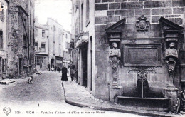 63 - Puy De Dome - RIOM - Fontaine D Adam Et D Eve Et Rue De Mozat - Riom