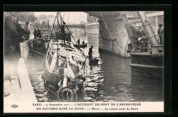 AK Paris, L`Accident Du Pont De L`Archevéché, Un Autobus Dans La Seine, 11 Morts, Lastkraftwagen  - Buses & Coaches