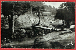 Environs De Cauterets - Le Refuge Du Marcadau Vu Du Camp Du T.C.F. - Cauterets