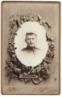 Fotografie Th. Harder, Lunden, Junger Soldat Mit Schnauzbart In Uniform  - Anonymous Persons