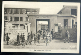 Cpa Du 44 Nantes Groupe Scolaire De Longchamp N° 11 La Sortie Des Garçons   - Sainte Thérèse   MAI24-11 - Nantes