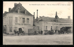 CPA Le Grand-Lucé, Place De L`Hotel De Ville Du Chateau  - Andere & Zonder Classificatie