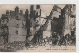 GUERRE 1914-1915- ARRAS  . LA RUE GAMBETTA APRES LE BOMBARDEMENT  .  CARTE ECRITE AU VERSO - Arras