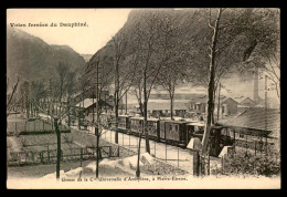 38 - PIERRE-EBESSE - USINES DE LA CIE UNIVERSELLE D'ACETYLENE - TRAIN SUR LES VOIES DE CHEMIN DE FER - Andere & Zonder Classificatie