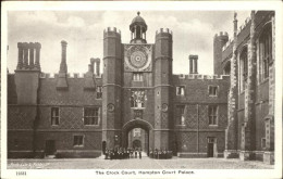 11384131 Hampton Court Palace Clock United Kingdom - Andere & Zonder Classificatie