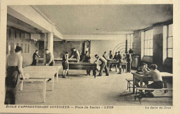 69 - Lyon - Place Du Bachut - École D’apprentissage Supérieur - La Salle De Jeux - Lyon 8