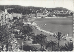 CPSM  France Provence Côte D’Azur  06  Alpes-Maritimes   Nice  La Promenade Des Anglais Au Fond Le Mont Boron - Mehransichten, Panoramakarten