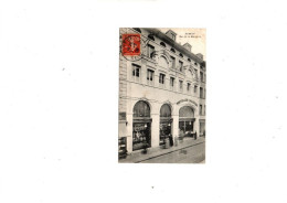 C P A  ANIMEE  ELBEUF  RUE DE LA BARRIERE    CIRCULEE  9 FEVRIER  1908 - Elbeuf