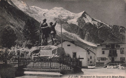 74-CHAMONIX SAUSSURE ET LE MONT BLANC-N°T5276-G/0301 - Chamonix-Mont-Blanc