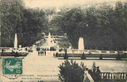 92 - Saint Cloud - Emplacement Du Château - Allée Du Fer à Cheval - Animée - CPA - Oblitération Ronde De 1909 - Etat Pli - Saint Cloud