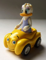 ANCIENNE FIGURINE DISNEY DAISY DANS SA VOITURE 4.5 CM - Disney