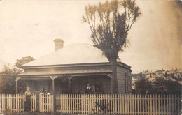 CPA AUSTRALIE / CARTE PHOTO / SITUEE A ADELAIDE AU VERSO - Andere & Zonder Classificatie