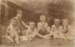 Social History Souvenir Real Photo Mother And Children In Nature - Fotografie