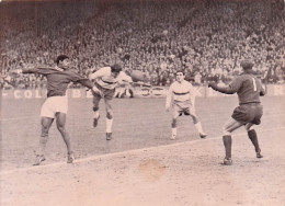 FOOTBALL STADE FRANCAIS - NIMES 1962 EN 16èm DE FINALE DE LA COUPE SCORE 2-2  PHOTO 18 X 13 CM - Sporten