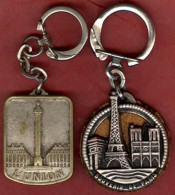 ** LOT  2  PORTE - CLEFS  MONUMENTS  De  PARIS  -  TOUR  EIFFEL ** - Schlüsselanhänger