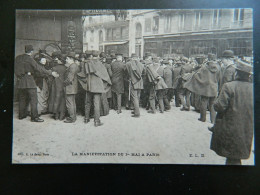 LA MANIFESTATION DU 1er MAI A PARIS - Loten, Series, Verzamelingen