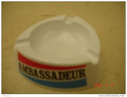 CENDRIER  AMBASSADEUR  DIAMETRE 12 Cm TRES BON ETAT - Aschenbecher