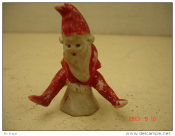 PERE  NOEL EN PORCELAINE  6cm - Other & Unclassified