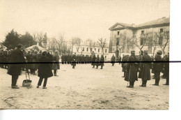 Carte Photo Militaire CPA D55 Libourne Présentation De L'escouade Aux Jeunes Soldats   Lt Col  VAILLANT - Libourne