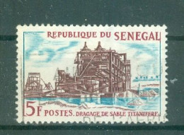 REPUBLIQUE DU SENEGAL - N°235 Oblitéré - Industrialisation. - Sénégal (1960-...)