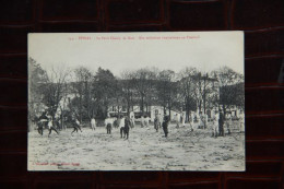 88 - EPINAL : Le Petit Champ De Mars, Nos Militaires S'entrainant Au Football - Epinal