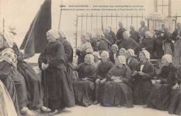 CPA 29 DOUARNENEZ LES COMICES DES  CONFISERIES DE SARDINES - Douarnenez