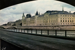 PARIS - La Conciergerie Vue Depuis La Voie Express Rive Droite - Other & Unclassified