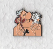 1 Pin's OBELIX Et IDEFIX - ATLAS - En Métal Argenté Et 1 Attache. - Cómics