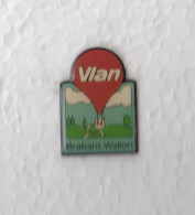 1 Pin's Montgolfière VLAN - En Métal Argenté Et 1 Attache. - Fesselballons