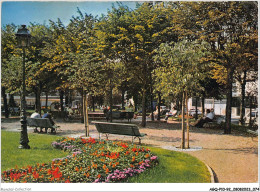 AGQP10-0800-92 - ISSY-LES-MOULINEAUX - Le Square De La Mairie  - Issy Les Moulineaux