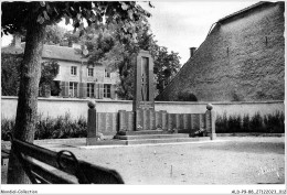 ALDP9-88-0807 - NEUFCHATEAU - Monument Aux Morts 1939-1945 - Neufchateau