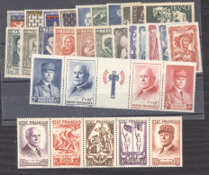 France  -  Années Complètes  -  1943  :  Yv  568-98  **  Avec Les Bandes - 1940-1949