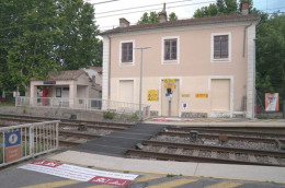 Villeneuve Les Maguelone -  Gare SNCF - 9980 à 82 (3CP) - Andere & Zonder Classificatie