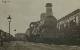 Etat Belge - Express Ostende-Bruxelles En Gare D'Ostende En 1899Machine N° 2-221 - Trains