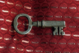 # Chiave Antica (P1) Cm 4,6  - Clé Ancienne  - Ancient Key  (2 Scan + 1 Photo) - Ijzerwerk
