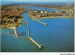 CAR-AAYP8-85-0571 - LES SABLES D'OLONNE - Sortie Du Port De Peche Et De Plaisance - Sables D'Olonne