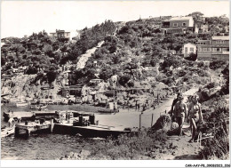 CAR-AAYP8-83-0562 - ILE DU LEVANT - Le Port - Autres & Non Classés