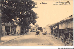 CAR-AAZP3-0236 - VIET-NAM - HUE - Une Des Portes De Hué Donnant Accès à La Citadelle  - Vietnam