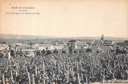 CAR-AAZP14-1086 - METIERS - Moët Et Chandon - Les Vendanges à Le Mesnil-sur-oger - Paysans