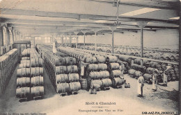 CAR-AAZP14-1074 - METIERS - Moët Et Chandon - Emmagasinage Des Vins En Fûts  - Industrie
