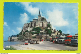 50 Le Mont St Michel N°944 L'Arrivée La Grève Nombreux Cars Autocars Bus Anciens VOIR DOS - Le Mont Saint Michel