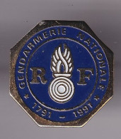 Pin's Gendarmerie Nationale R.F. Réf 8385 - Militari