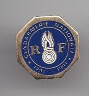 Pin's Gendarmerie Nationale R.F. Réf 5875 - Militares