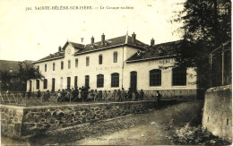 2338 -  SAINTE HELENE SUR ISERE  -  LE GROUPE SCOLAIRE   Circulée En 1915 - Andere & Zonder Classificatie